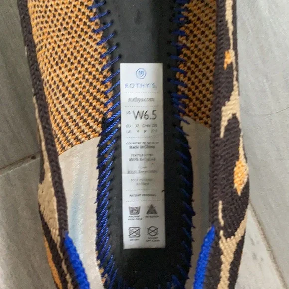 Animal print Rothy’s size 6.5 - Picture 4 of 5